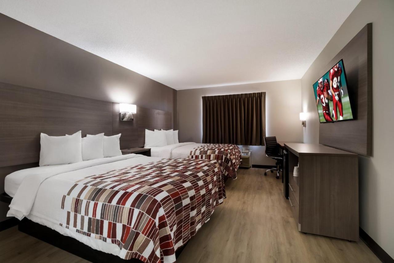 Super 8 By Wyndham Marston Motel Bagian luar foto