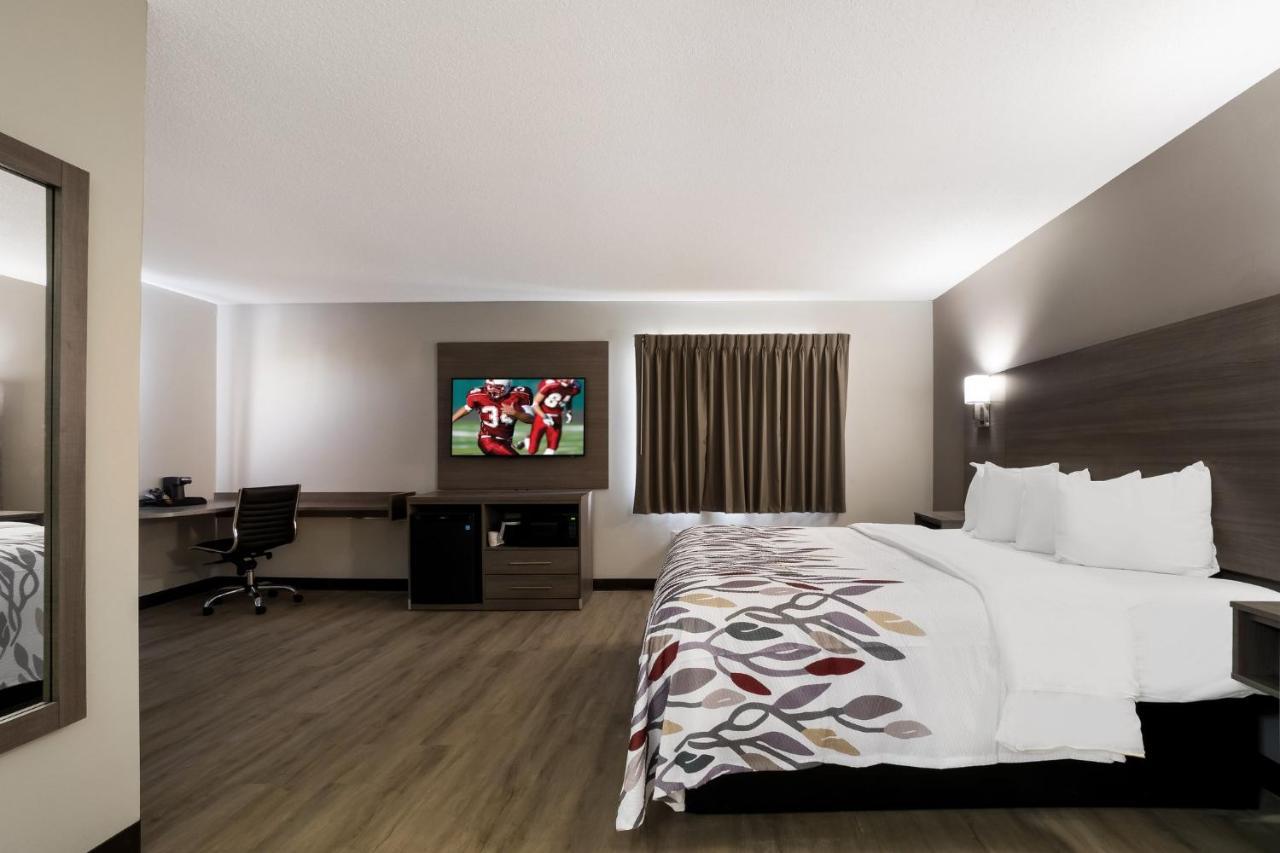 Super 8 By Wyndham Marston Motel Bagian luar foto